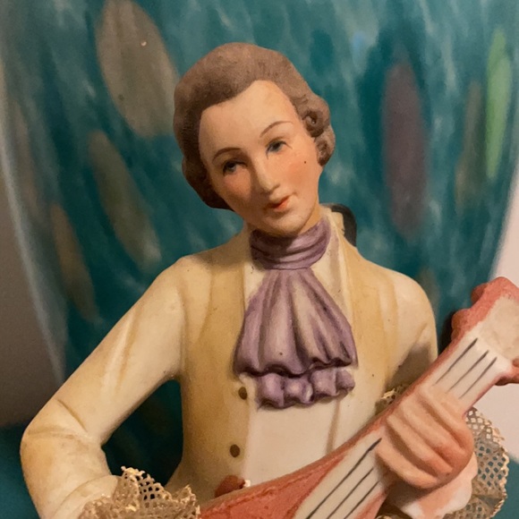 Norleans Japan figurine. Man playing mandolin. No chips, cracks, or fractures. - Picture 2 of 5